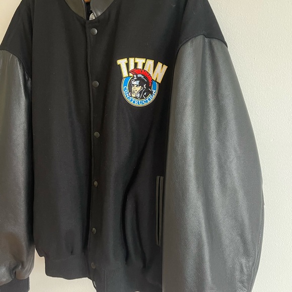 Vintage Avon Sportwear Jacket / Toronto Canada / Titan Construction Jacket - Picture 4 of 8